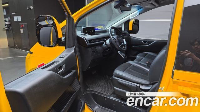 Hyundai Staria L3.5  Kinder Safety Car 15-Seater 2022 — фото 10