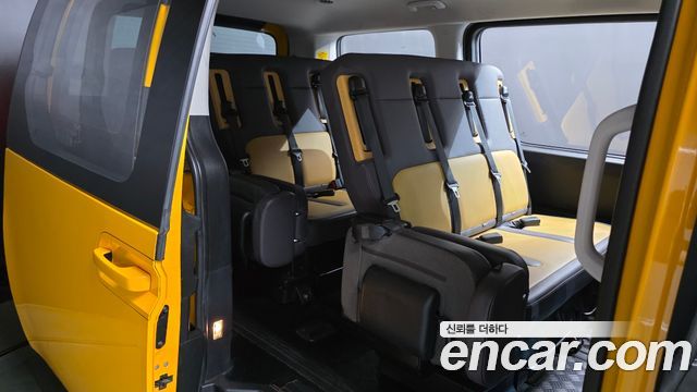 Hyundai Staria L3.5  Kinder Safety Car 15-Seater 2022 — фото 11