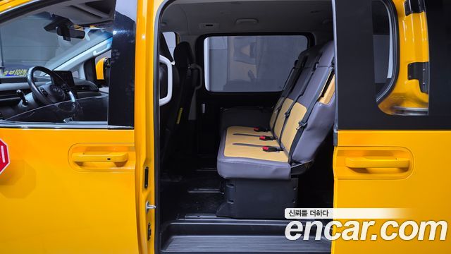Hyundai Staria L3.5  Kinder Safety Car 15-Seater 2022 — фото 12