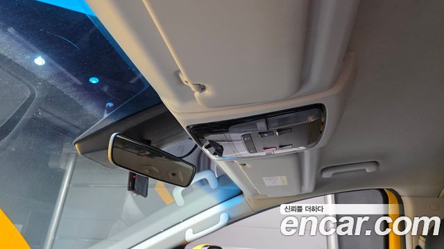 Hyundai Staria L3.5  Kinder Safety Car 15-Seater 2022 — фото 30