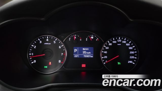 Kia Carens 2.0 LPi Prestige 2014 — фото 8