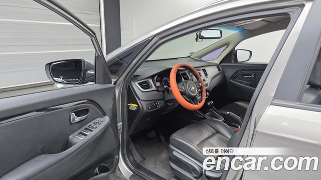 Kia Carens 2.0 LPi Prestige 2014 — фото 10