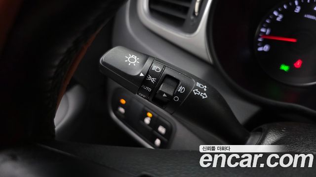 Kia Carens 2.0 LPi Prestige 2014 — фото 19