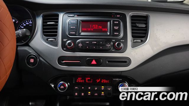 Kia Carens 2.0 LPi Prestige 2014 — фото 23
