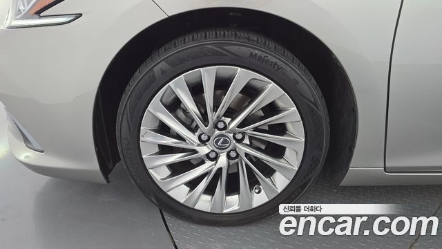 Lexus ES300h (VII) Luxury Plus 2021 — фото 5