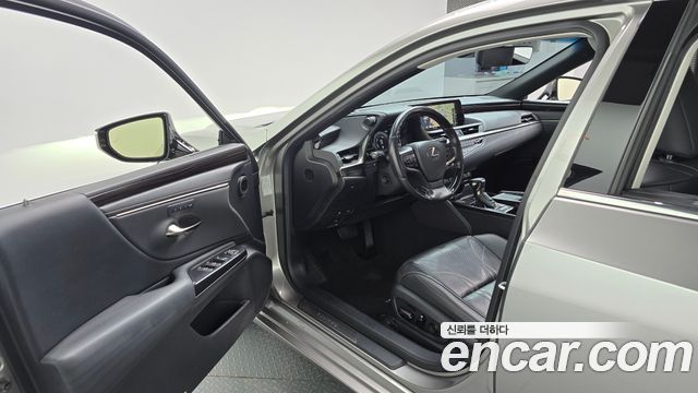 Lexus ES300h (VII) Luxury Plus 2021 — фото 10