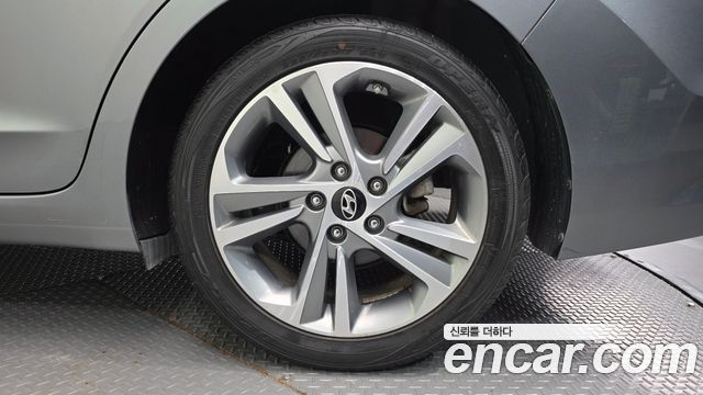 Hyundai Avante (AD) 1.6 GDI Value Plus 2018 — фото 5