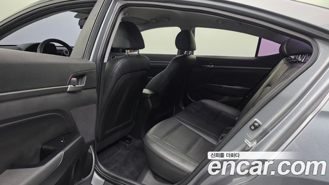 Hyundai Avante (AD) 1.6 GDI Value Plus 2018 — фото 17