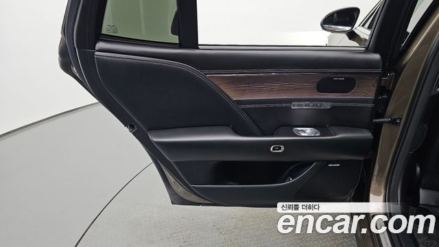 Genesis G90 (RS4) Gasoline 3.5 Turbo AWD 2022 — фото 25