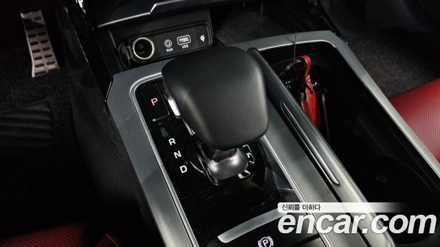 Kia Stinger 2.0 Turbo 2WD Platinum 2020 — фото 9
