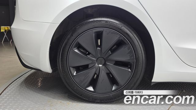 Tesla Model 3 Long Range AWD 2025 — фото 5
