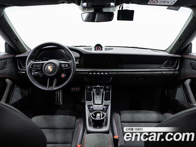 Porsche 911 (992) Carrera 4 GTS 2025 — фото 7