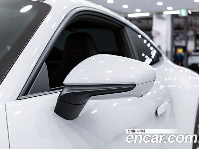 Porsche 911 (992) Carrera 4 GTS 2025 — фото 17
