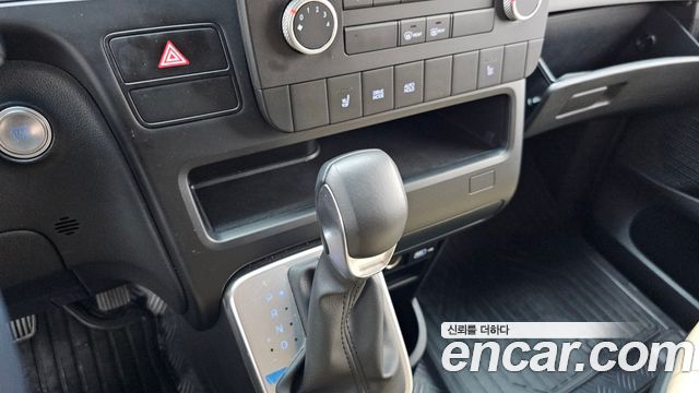 Hyundai Staria Cargo 3-Seater Modern 2024 — фото 9