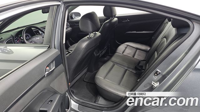 Hyundai Avante (AD) 1.6 GDI Smart 2018 — фото 11