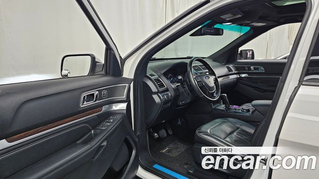 Ford Explorer 3.5 Limited 4WD 5th 2016 — фото 10