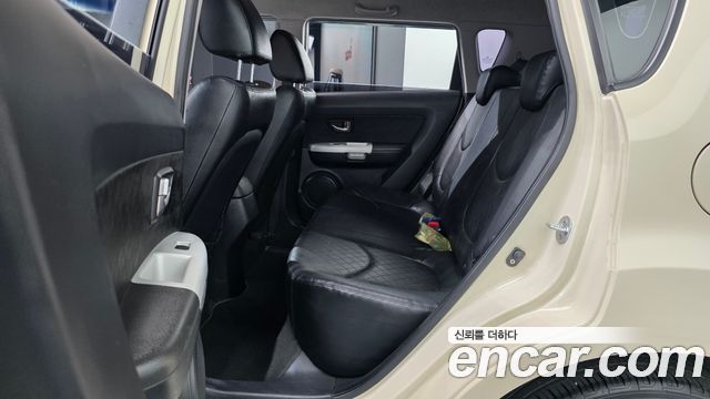 Kia Soul 1.6 GDI Luxury Standard 2012 — фото 16
