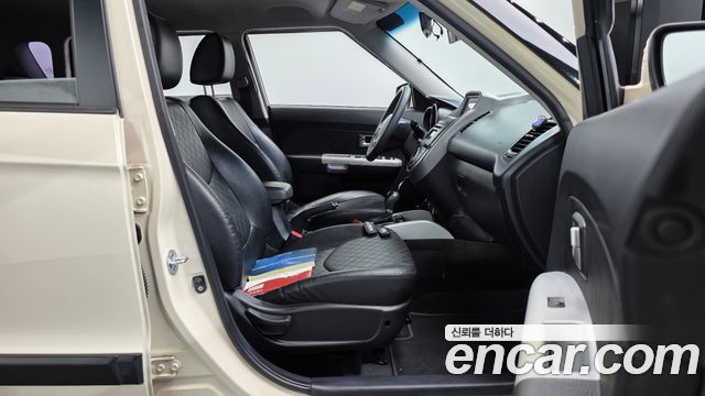 Kia Soul 1.6 GDI Luxury Standard 2012 — фото 32