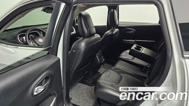 Jeep Cherokee (KL) 2.4 Longitude High AWD 2018 — фото 11