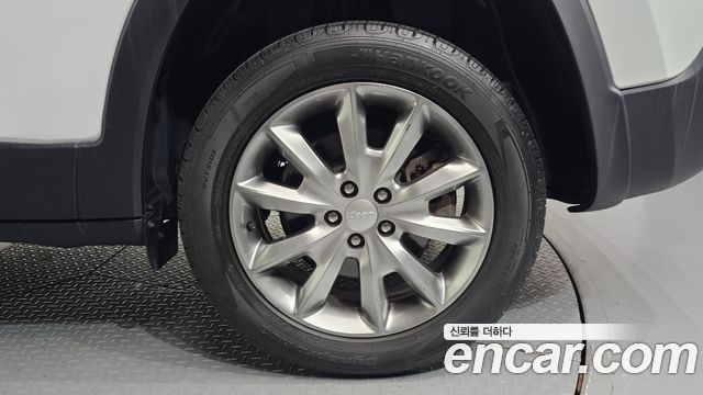 Jeep Cherokee (KL) 2.4 Longitude High AWD 2018 — фото 21