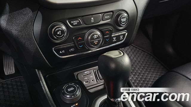 Jeep Cherokee (KL) 2.4 Longitude High AWD 2018 — фото 29