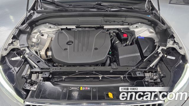 Volvo XC60 (II) B5 Ultimate Bright 2024 — фото 6