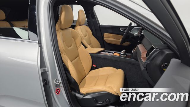 Volvo XC60 (II) B5 Ultimate Bright 2024 — фото 12