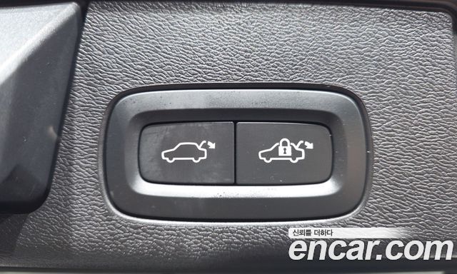 Volvo XC60 (II) B5 Ultimate Bright 2024 — фото 18