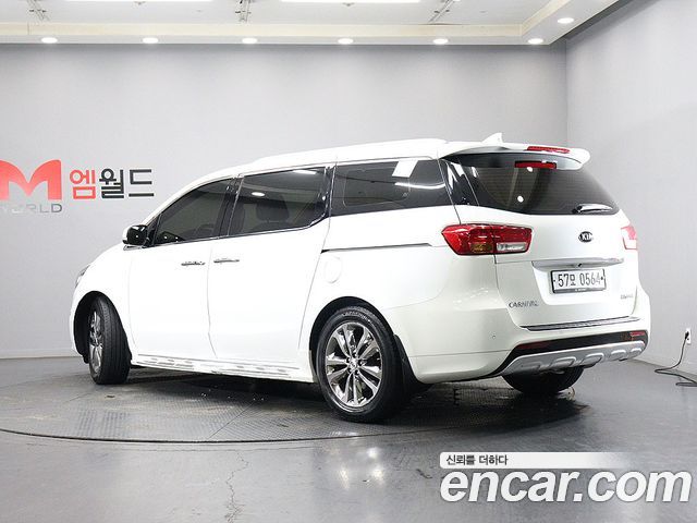Kia Carnival 7-seater Limousine President 2016 — фото 3