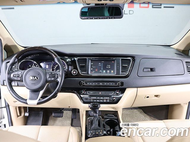 Kia Carnival 7-seater Limousine President 2016 — фото 5