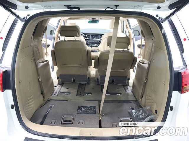 Kia Carnival 7-seater Limousine President 2016 — фото 22