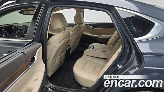 Hyundai Grandeur (IG) 2.2 Diesel Premium Special 2017 — фото 11