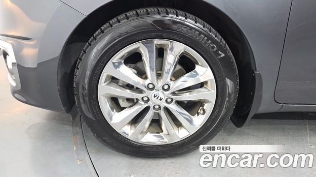 Kia Carnival 9-seater Prestige 2016 — фото 5