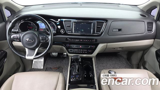 Kia Carnival 9-seater Prestige 2016 — фото 7