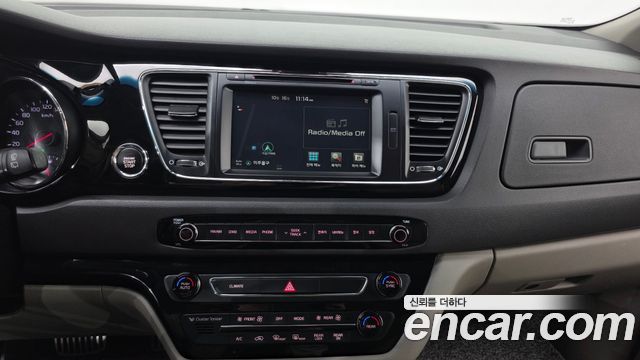 Kia Carnival 9-seater Prestige 2016 — фото 14