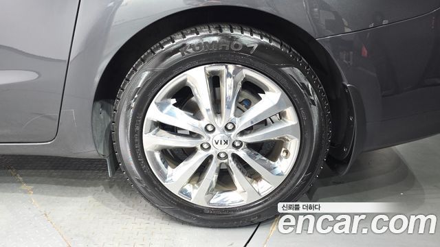 Kia Carnival 9-seater Prestige 2016 — фото 21