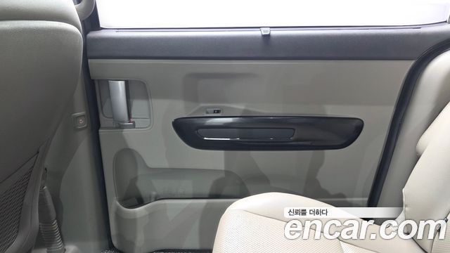 Kia Carnival 9-seater Prestige 2016 — фото 25