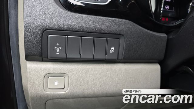 Kia Carnival 9-seater Prestige 2016 — фото 28
