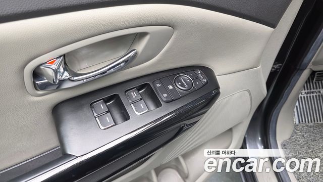Kia Carnival 9-seater Prestige 2016 — фото 29