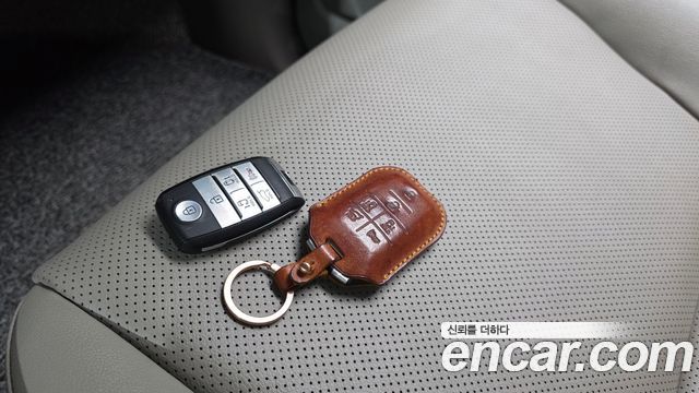 Kia Carnival 9-seater Prestige 2016 — фото 30