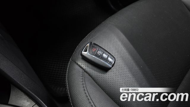 Hyundai Santa Fe (DM) Diesel(e-VGT) 2.2 4WD Premium 2013 — фото 16