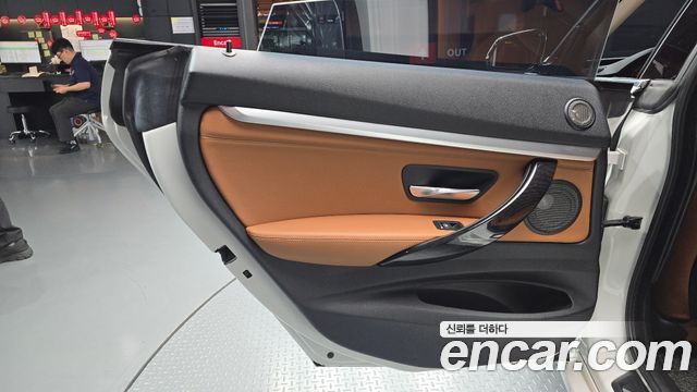 BMW 3 Series GT (F34) GT 320d Luxury 2017 — фото 25