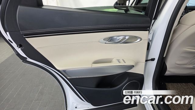 Genesis GV70 2.5T Gasoline 2WD 2024 — фото 25