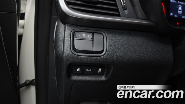 Kia K5 (II) 1.7 Diesel Prestige 2019 — фото 16