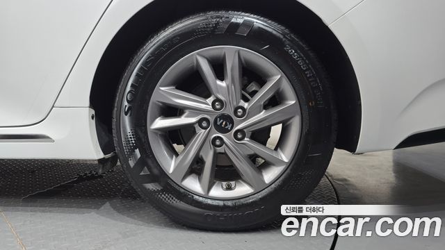 Kia K5 (II) 1.7 Diesel Prestige 2019 — фото 21
