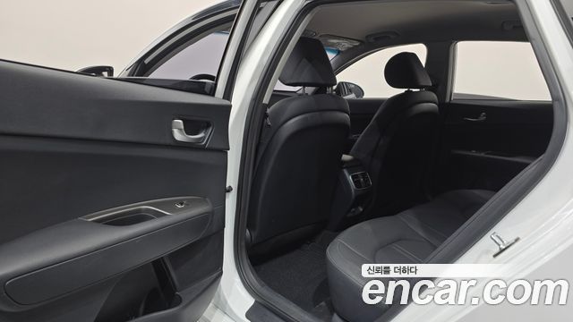 Kia K5 (II) 1.7 Diesel Prestige 2019 — фото 27