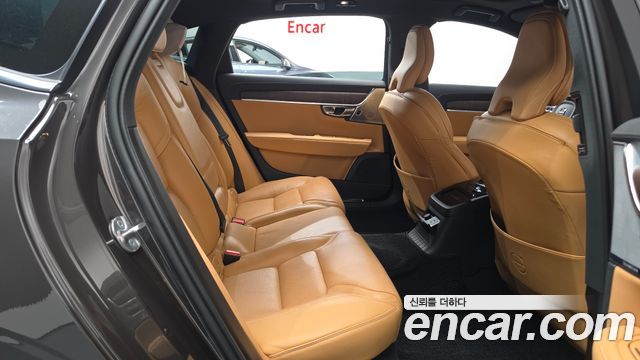Volvo S90 T8 AWD Ultimate Bright 2023 — фото 11