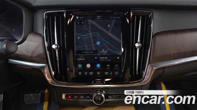Volvo S90 T8 AWD Ultimate Bright 2023 — фото 12