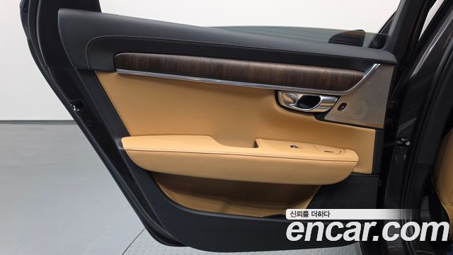 Volvo S90 T8 AWD Ultimate Bright 2023 — фото 25