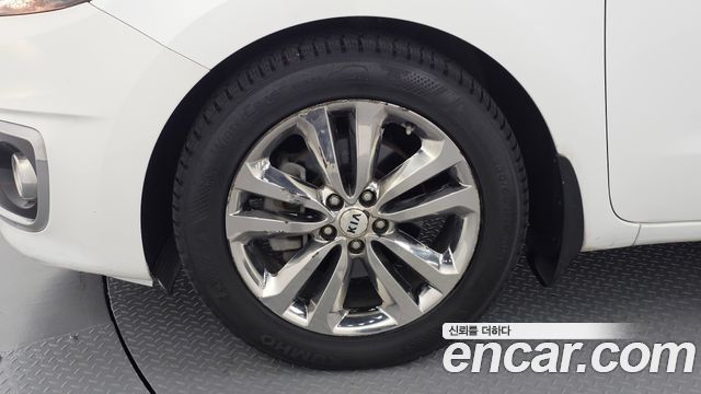 Kia Carnival 9-seater Prestige 2016 — фото 5